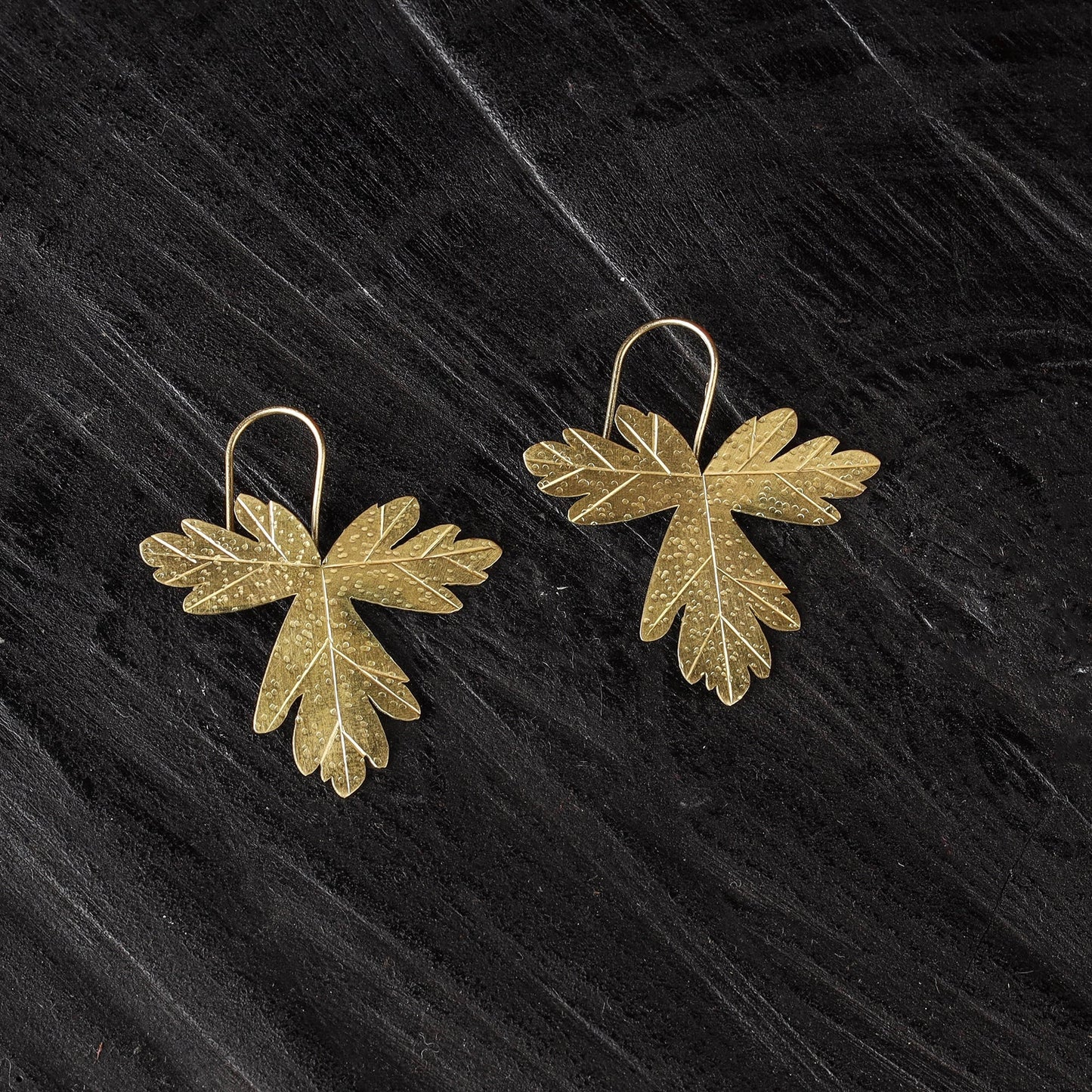 Leaf - dokra brass handcrafted hook earrings 01