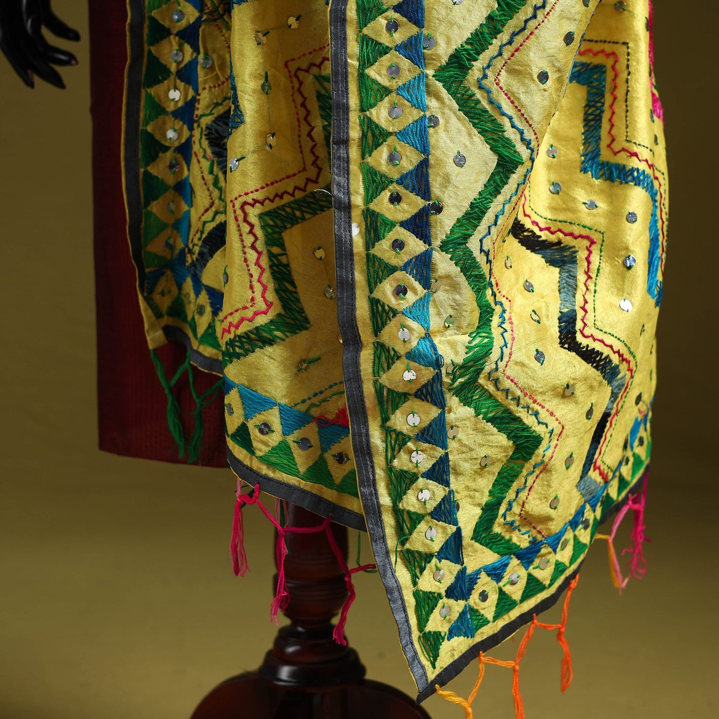 Ranihati chanderi silk zig zag hand embroidery dupatta 19