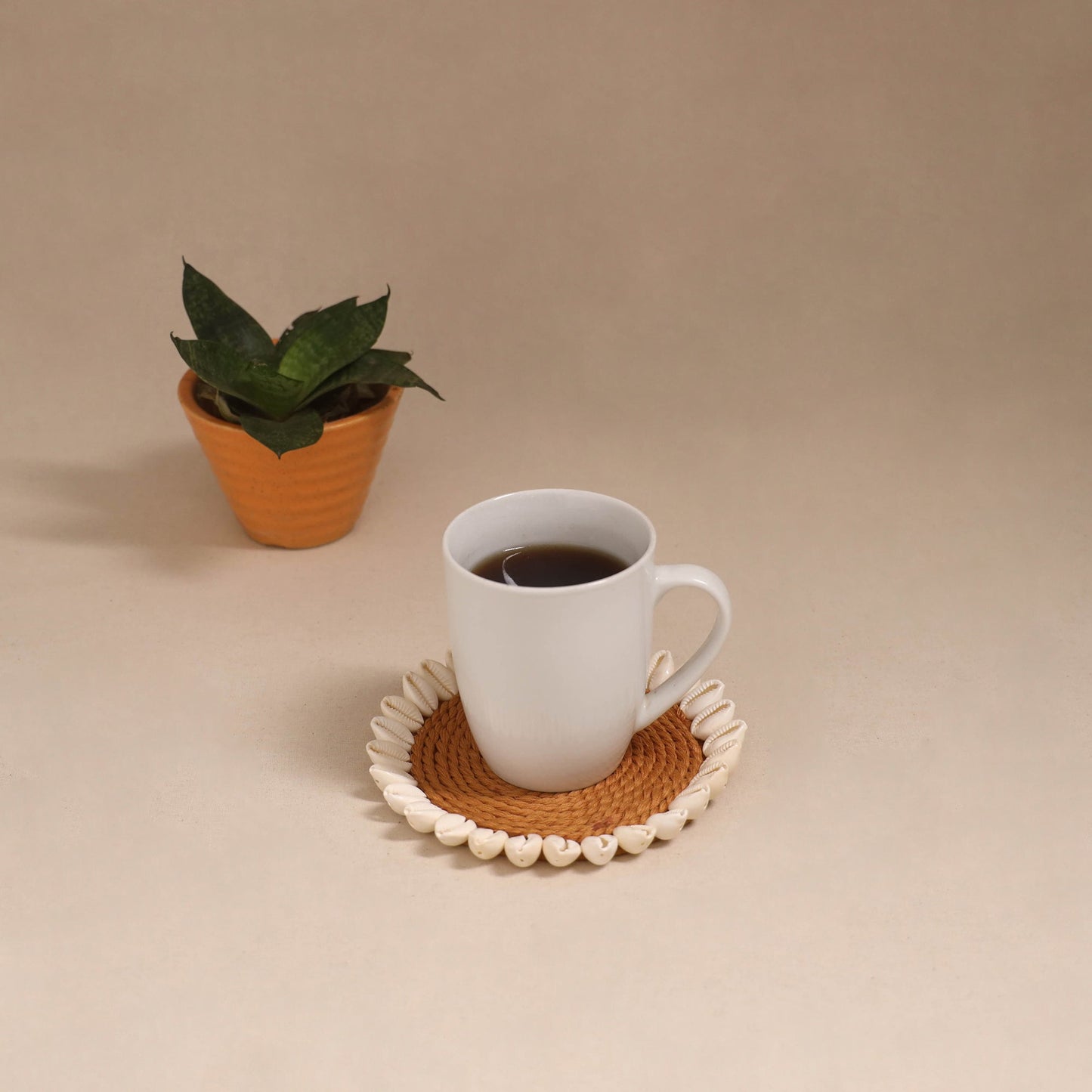 Shell work handcrafted thread coaster 08
