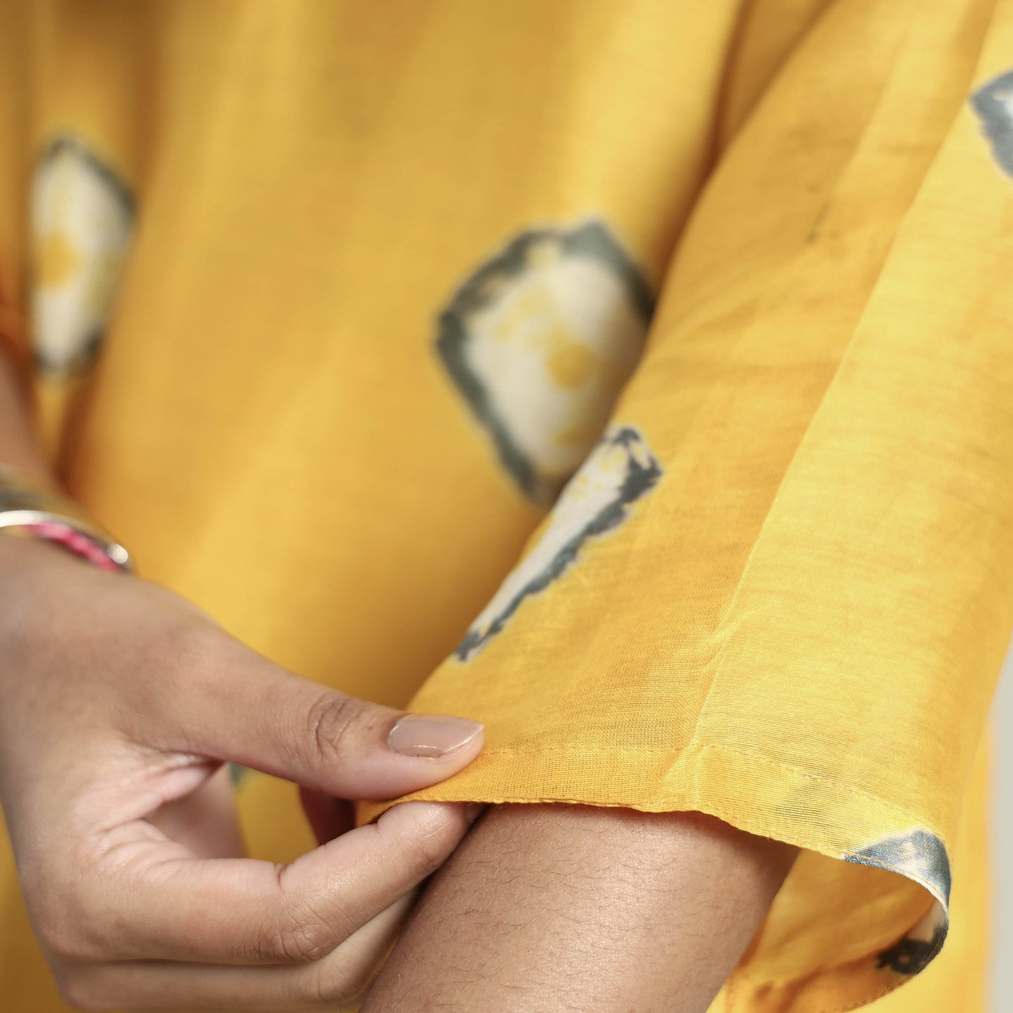 Buy Shibori Tye-Dye Chanderi Silk Kurta with Palazzo & Dupatta Set Online at iTokri.com
