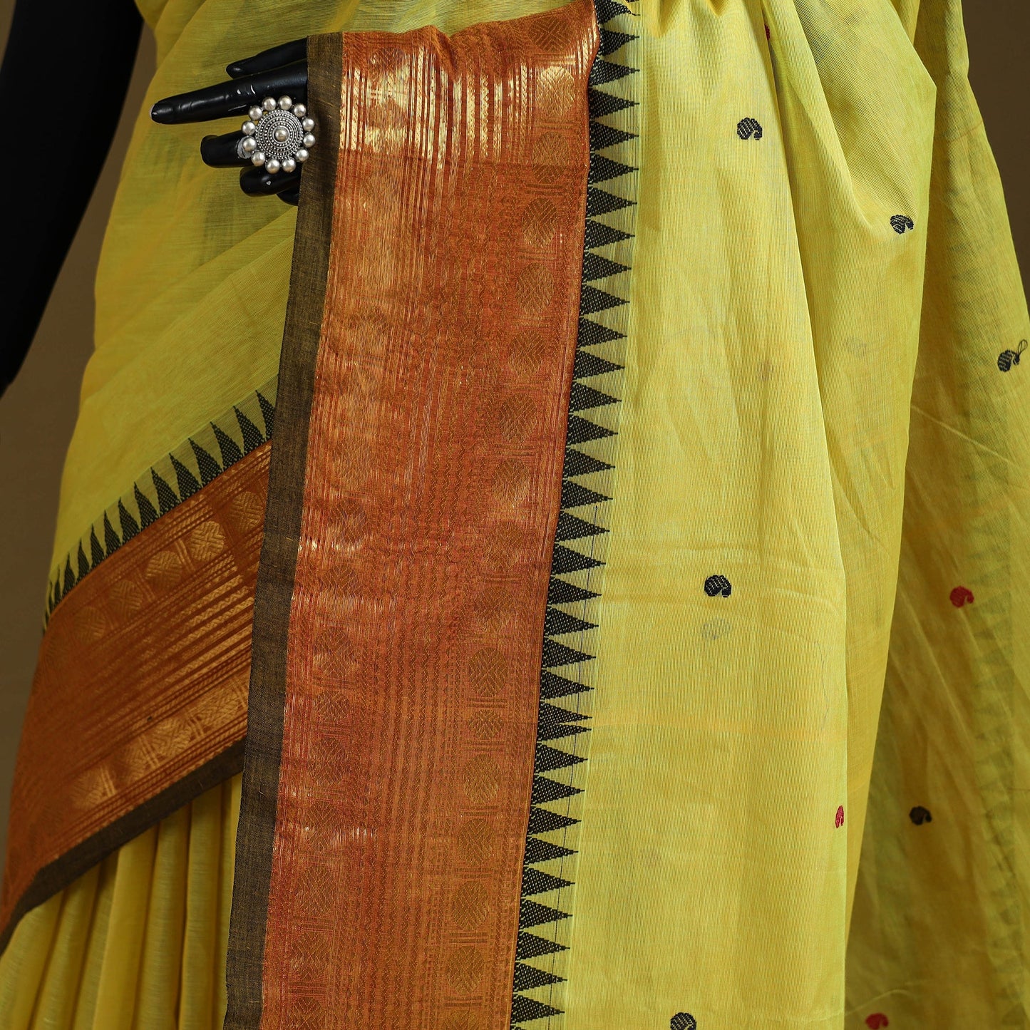 Thread buti cotton kanchipuram saree with border 25