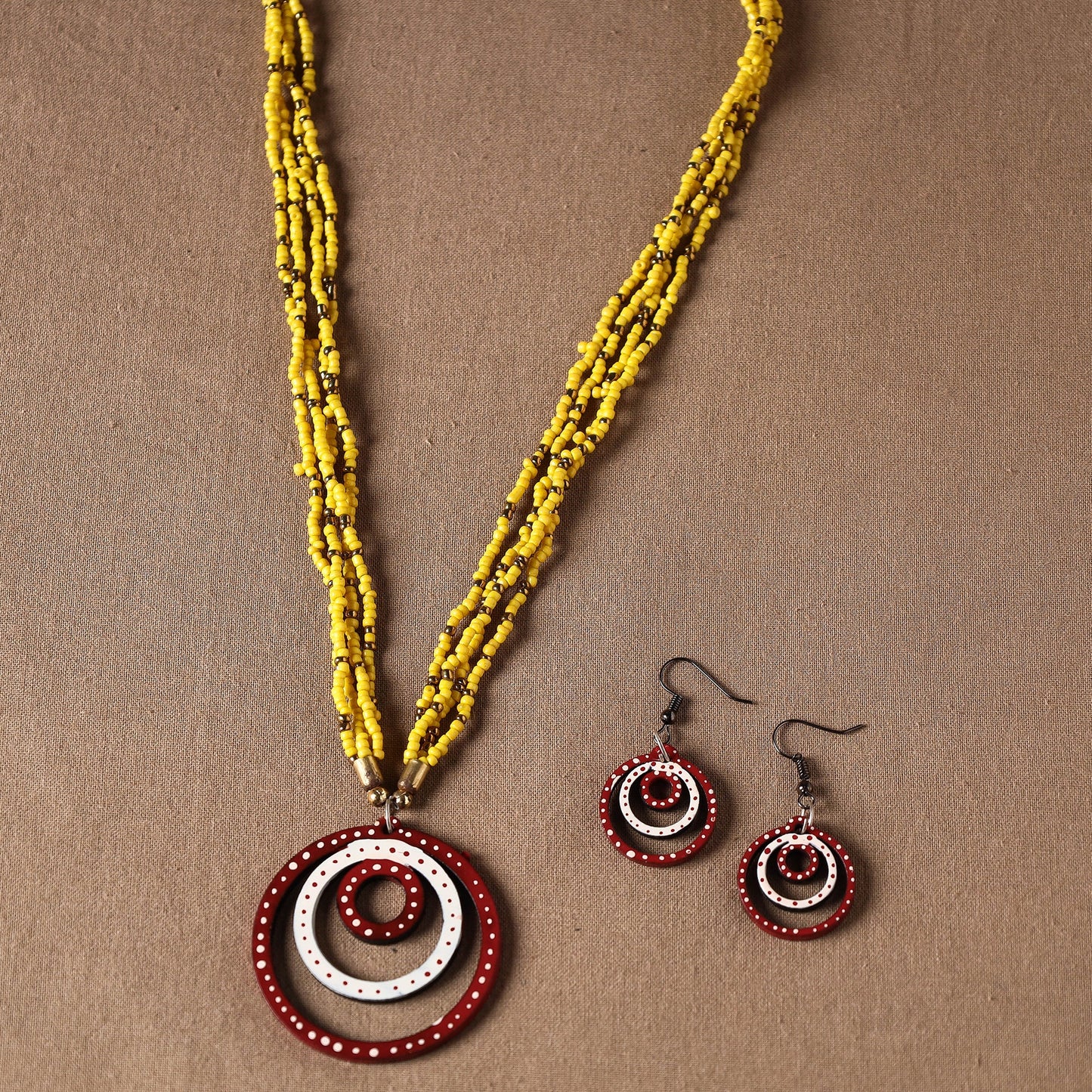 Tikuli Art Handpainted Wooden Necklace Set