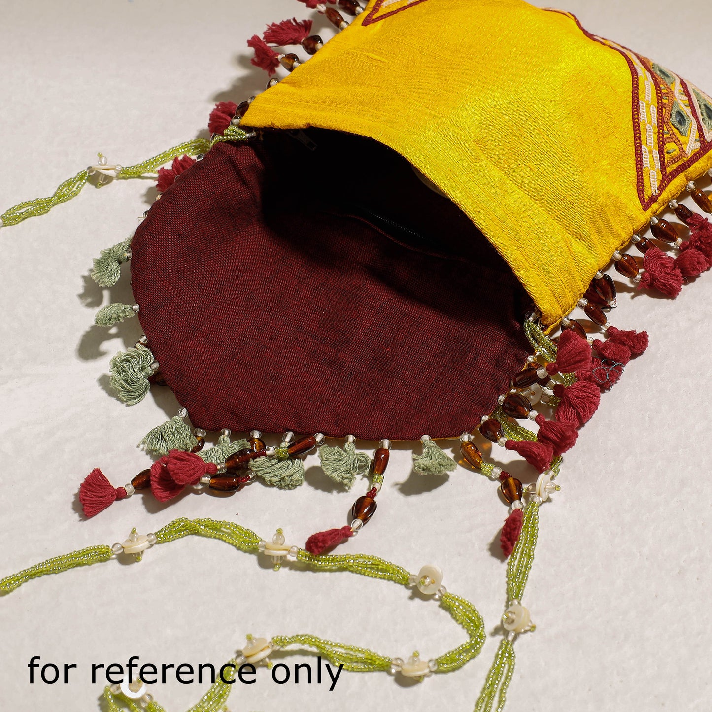 Buy Kala Raksha Rabari Hand Embroidery Sling Bag l iTokri.com