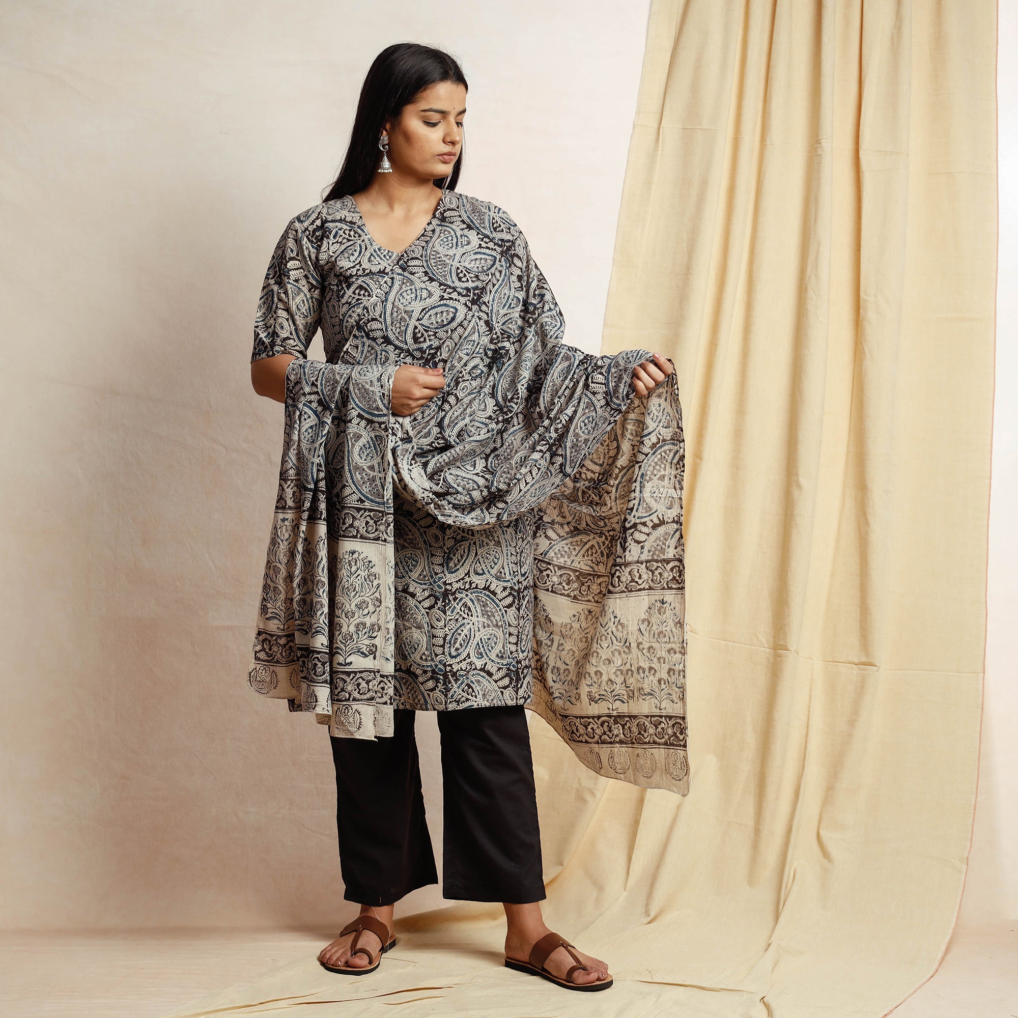 Black Kalamkari Print Cotton Kurti Set With Dupatta main image 1