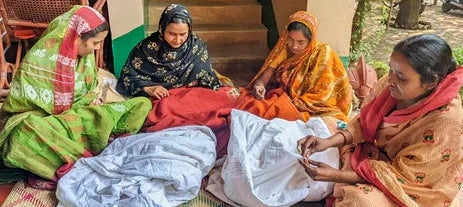 kantha embroidery of bengal - women at karomi