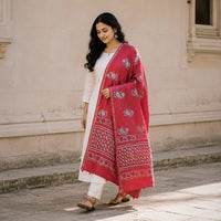 Akola printing dupattas from rajasthan