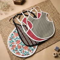 Baby stuff/baby bibs