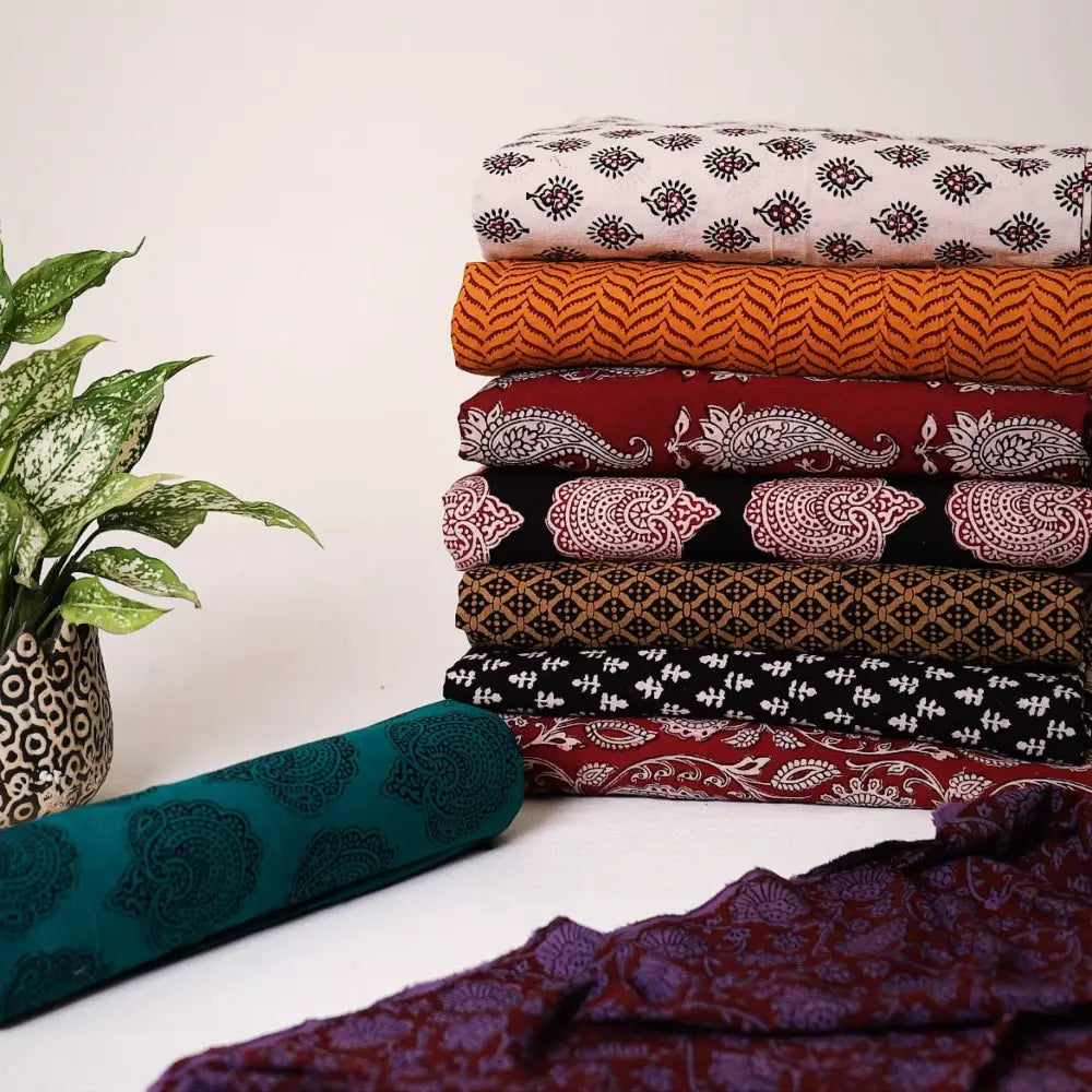 itokri bagh block print fabrics. Bagh block print fabric or Bagh block print cloth is an Indian handicraft obtained by a traditional printing method with natural colours practised in the city Bagh, Dhar district in Madhya Pradesh.