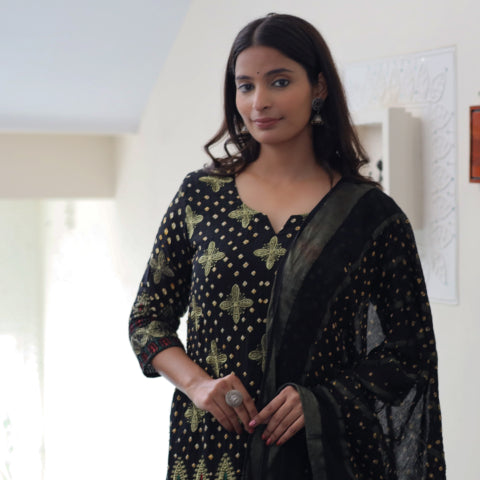 Bandhani tie & dye stitched suits