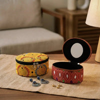 Jewellery pouches & bags