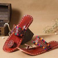 Kutch leather slippers & juttis