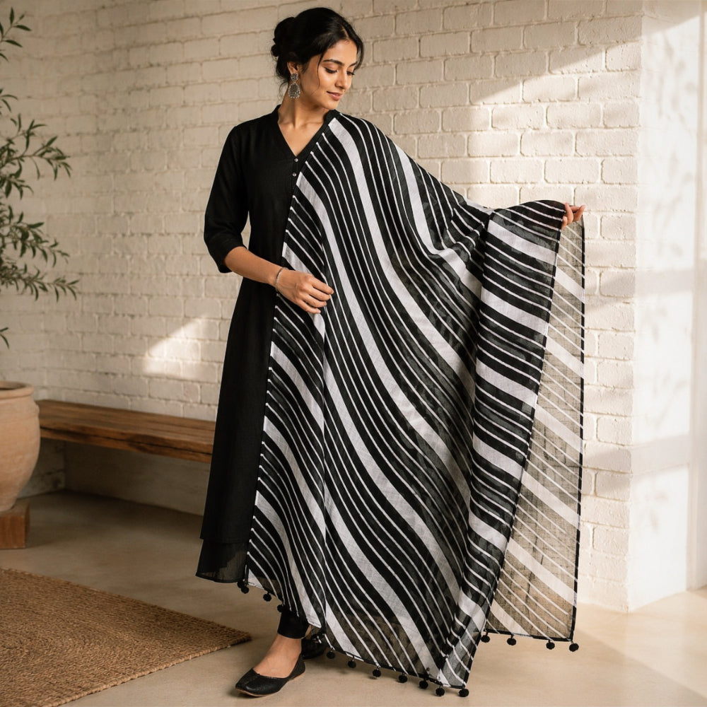 Leheriya dupattas