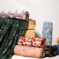 itokri Bindaas Fabrics.This unique technique involves printing designs on fabric using wooden blocks that have intricate patterns carved into them. The blocks are dipped in dye and then stamped onto the fabric to create a repeating pattern.