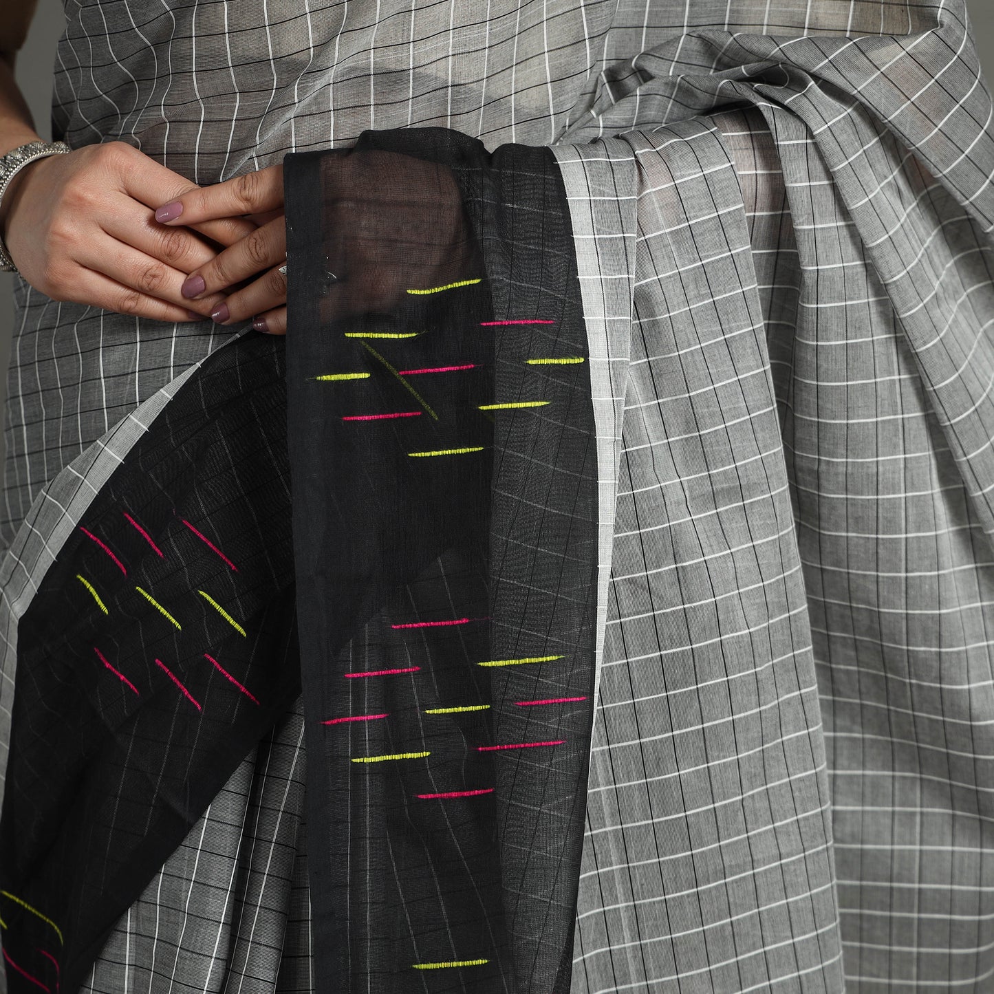 Grey - Traditional Venkatagiri Handloom Cotton Checks Saree 08