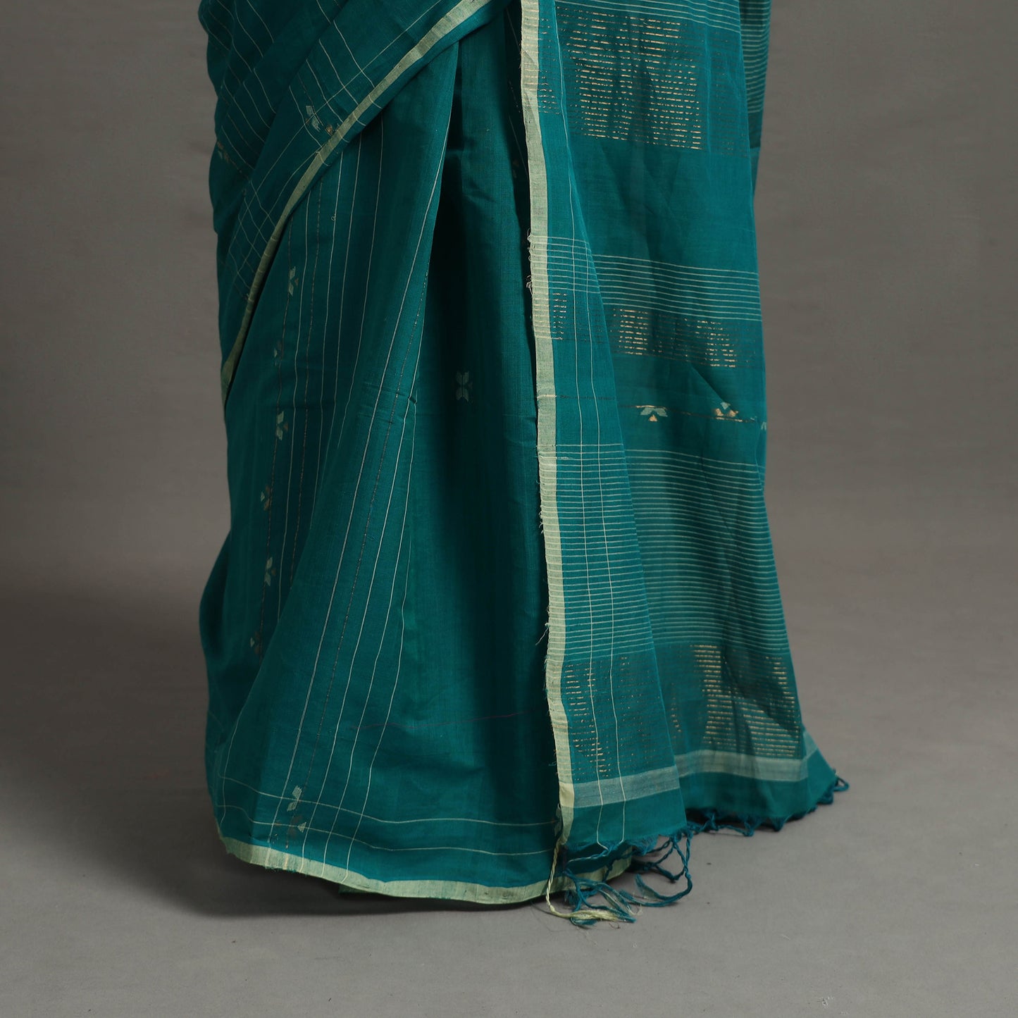 Green - Zari Tripatra Jamdani Cotton Handloom Saree 58