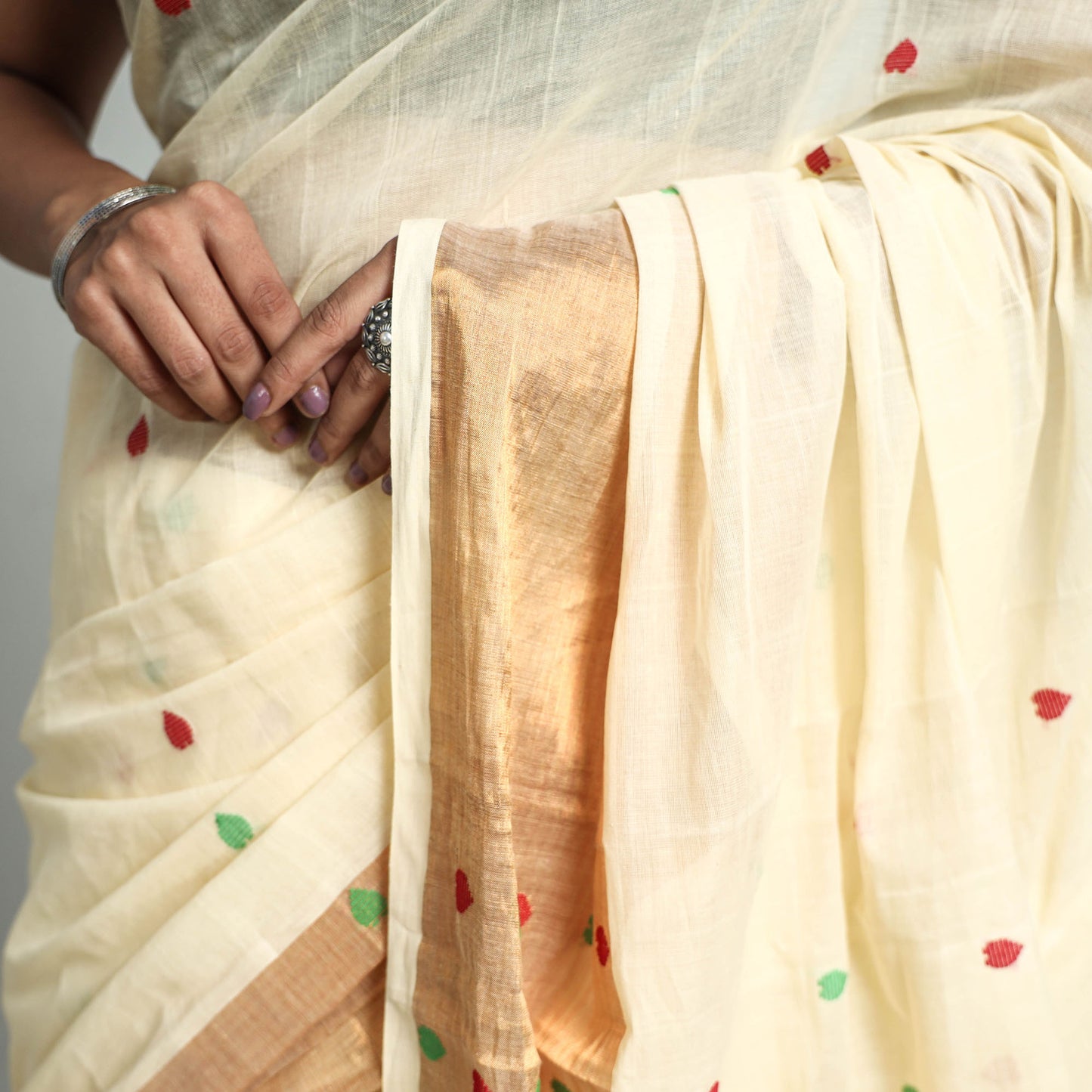 Beige - Traditional Venkatagiri Handloom Cotton Big Zari Border Saree with Thread Buti 20