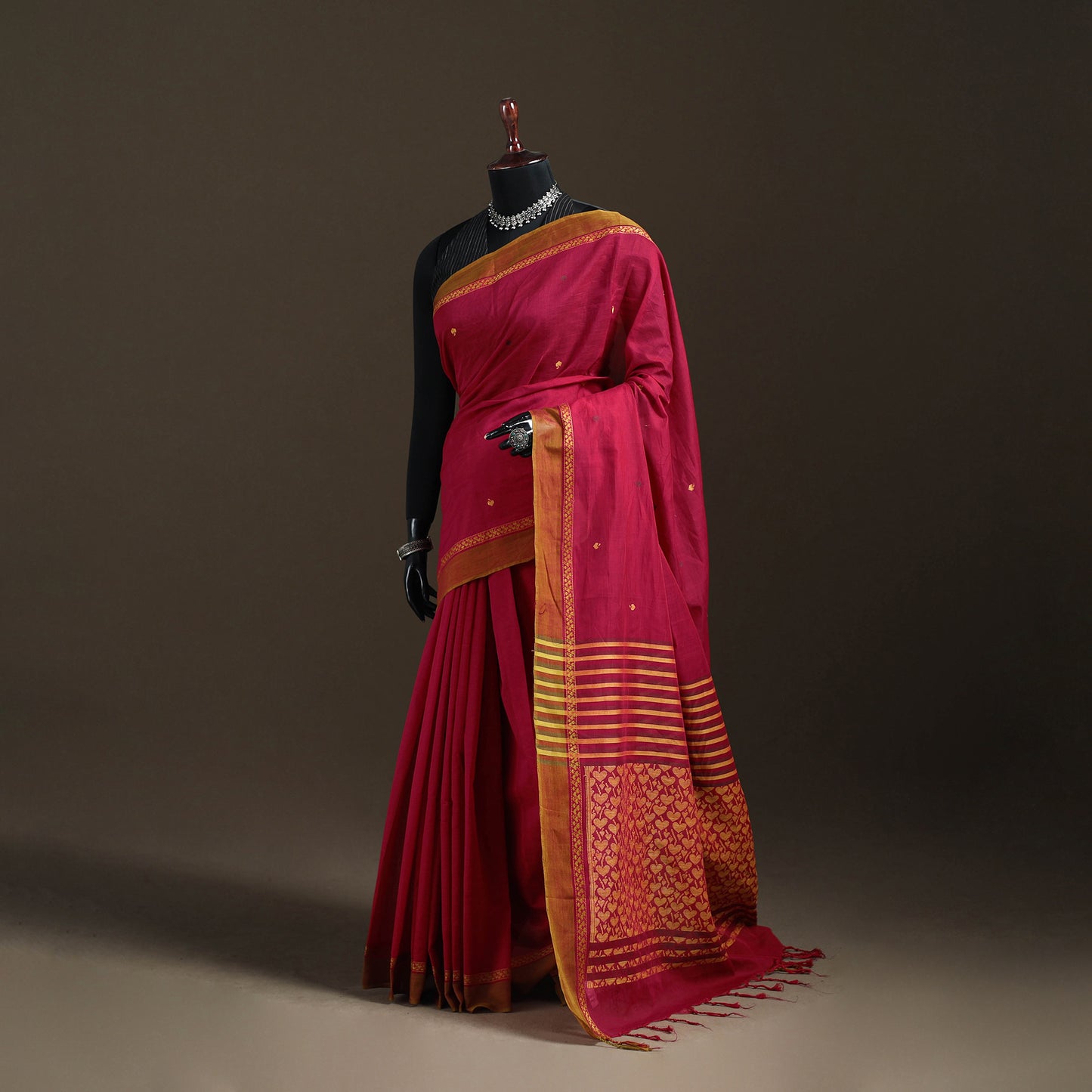 Peepal Leaf Buti Jacquard Pure Handloom Cotton Saree 04