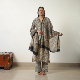 Buy Beige Chanderi Silk Hand Block Bagru Print Kurta Set