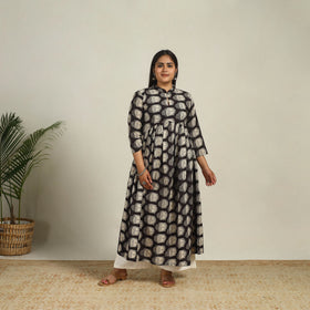 Buy Black Printed Cotton Flared Kalamkari Kurta for Women