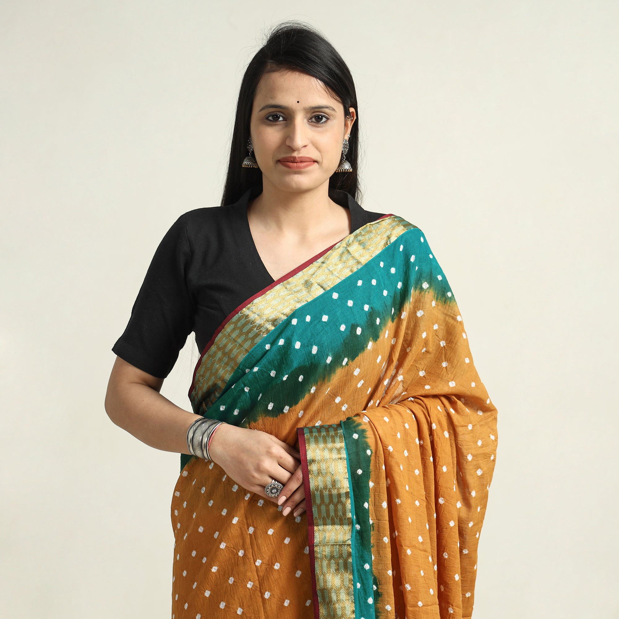 Pure Paithani Silk Red Handloom Saree With Contrast Blouse Online – Sunasa