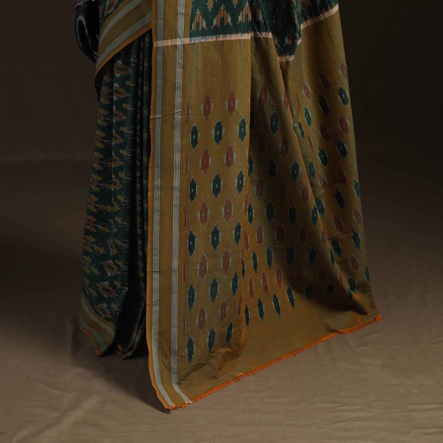 Pochampally Ikat Weave Mercerised Cotton Saree 02