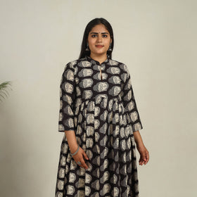Buy Black Printed Cotton Flared Kalamkari Kurta for Women
