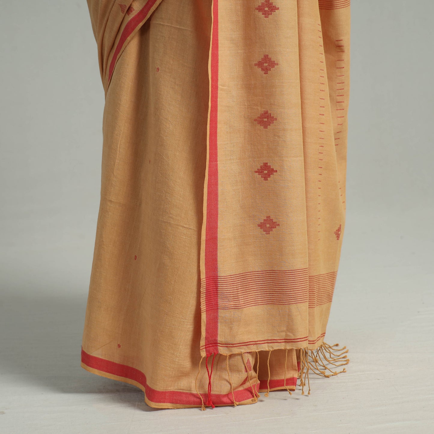 Brown - Handloom Cotton Phulia Jamdani Saree with Tassels 17