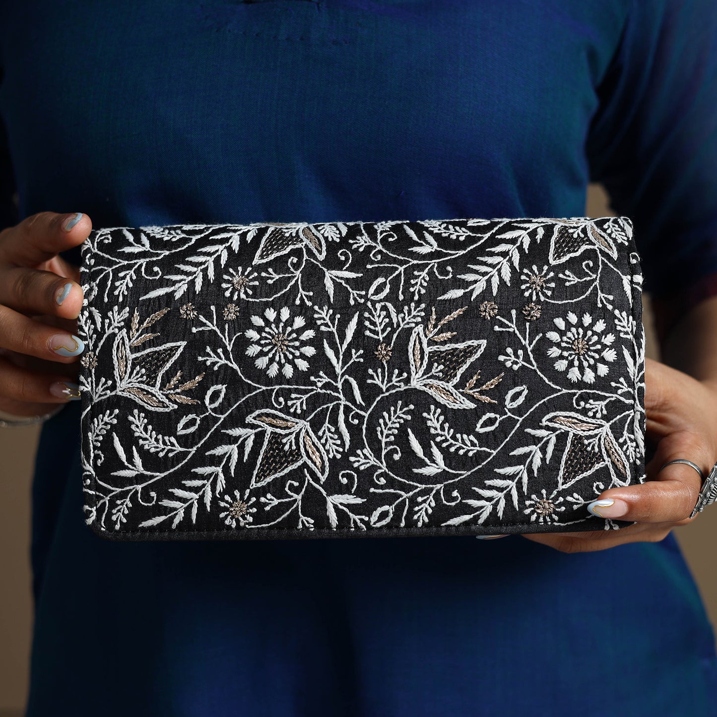 Chikankari Embroidery Clutch / Sling Bag