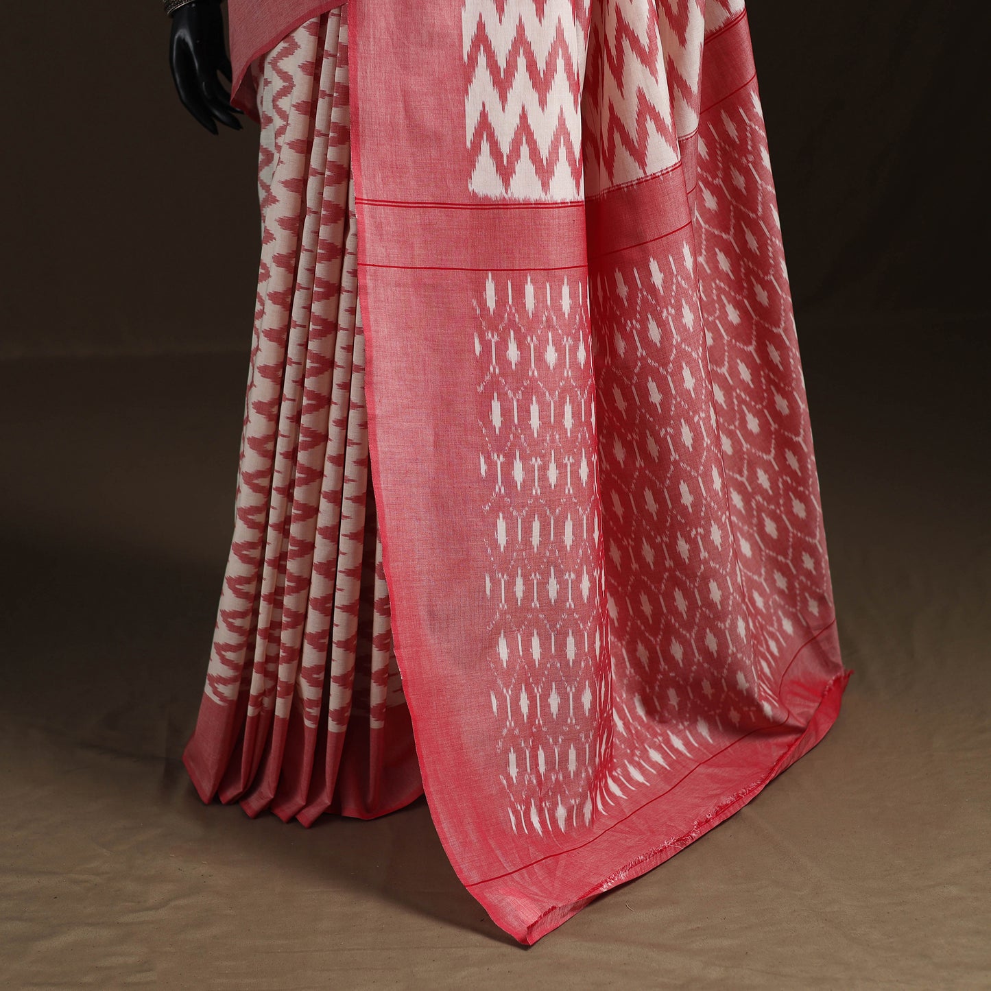 Pochampally Ikat Weave Mercerised Cotton Saree 04