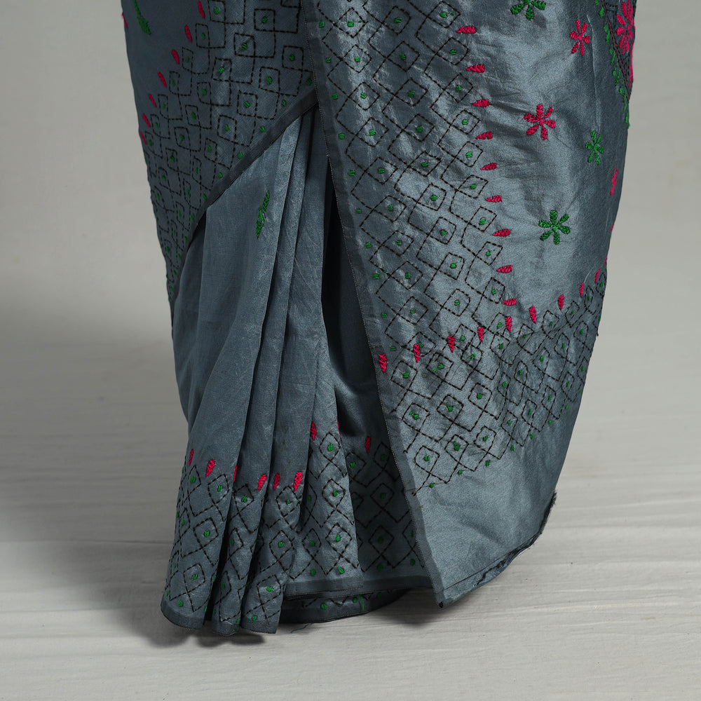 Grey - Handcrafted Bengal Nakshi Kantha Work Silk Saree 08