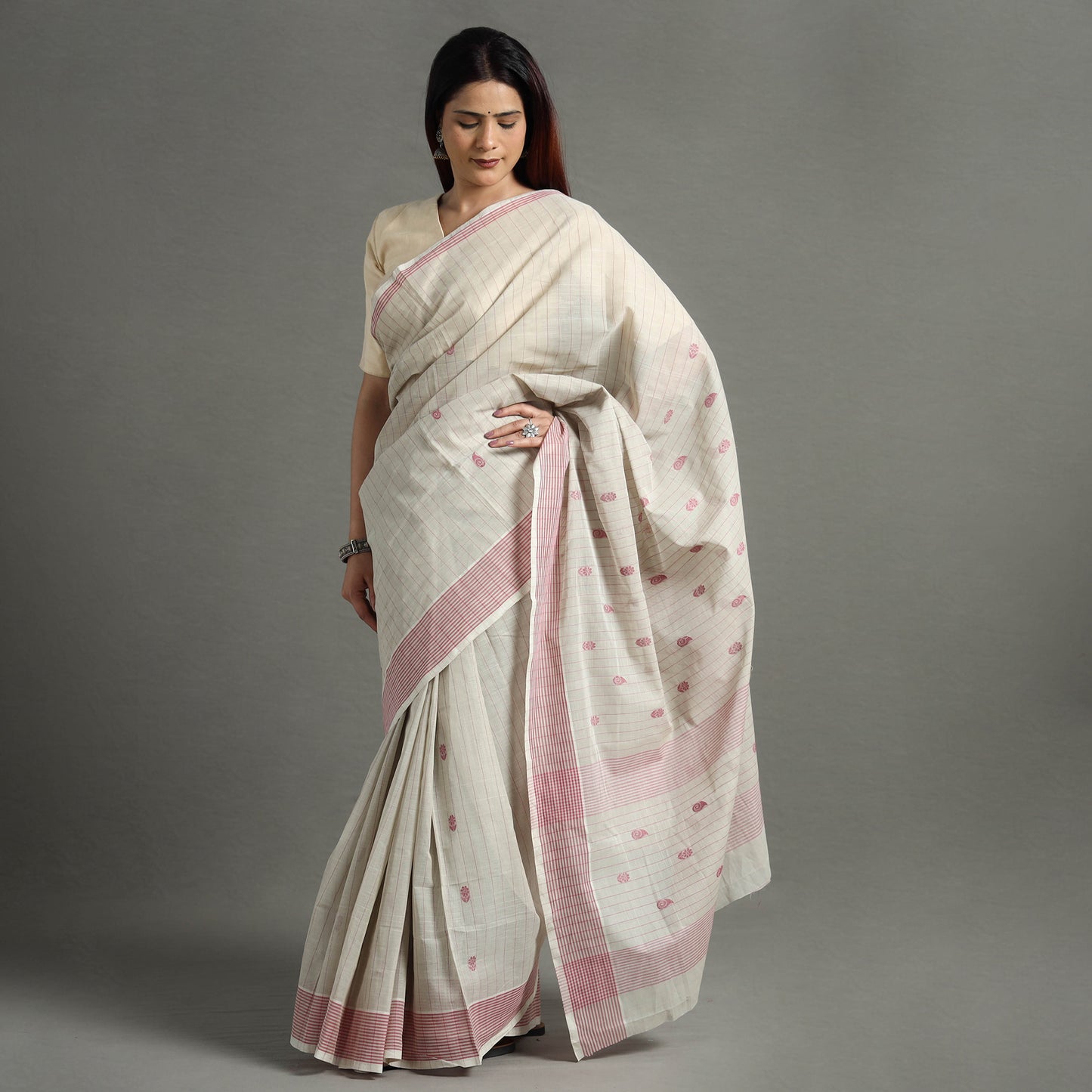 White - Traditional Venkatagiri Handloom Cotton Checks Saree with Thread & Zari Buti 24