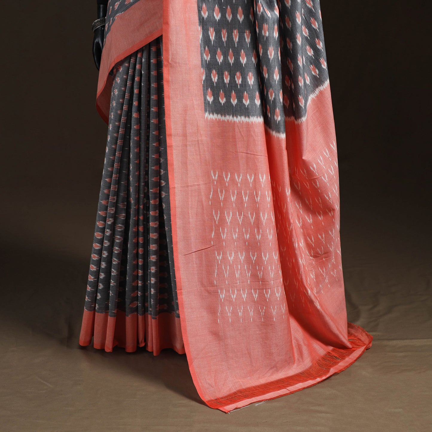 Pochampally Ikat Weave Mercerised Cotton Saree 05