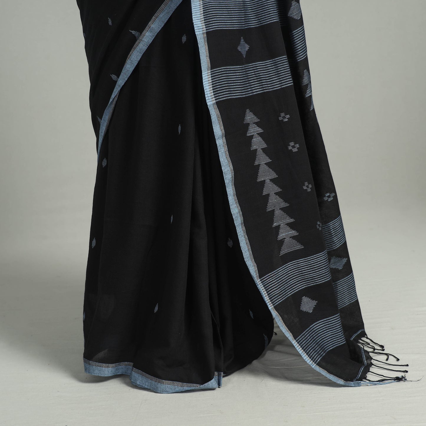 Black - Handloom Cotton Phulia Jamdani Saree with Tassels 19