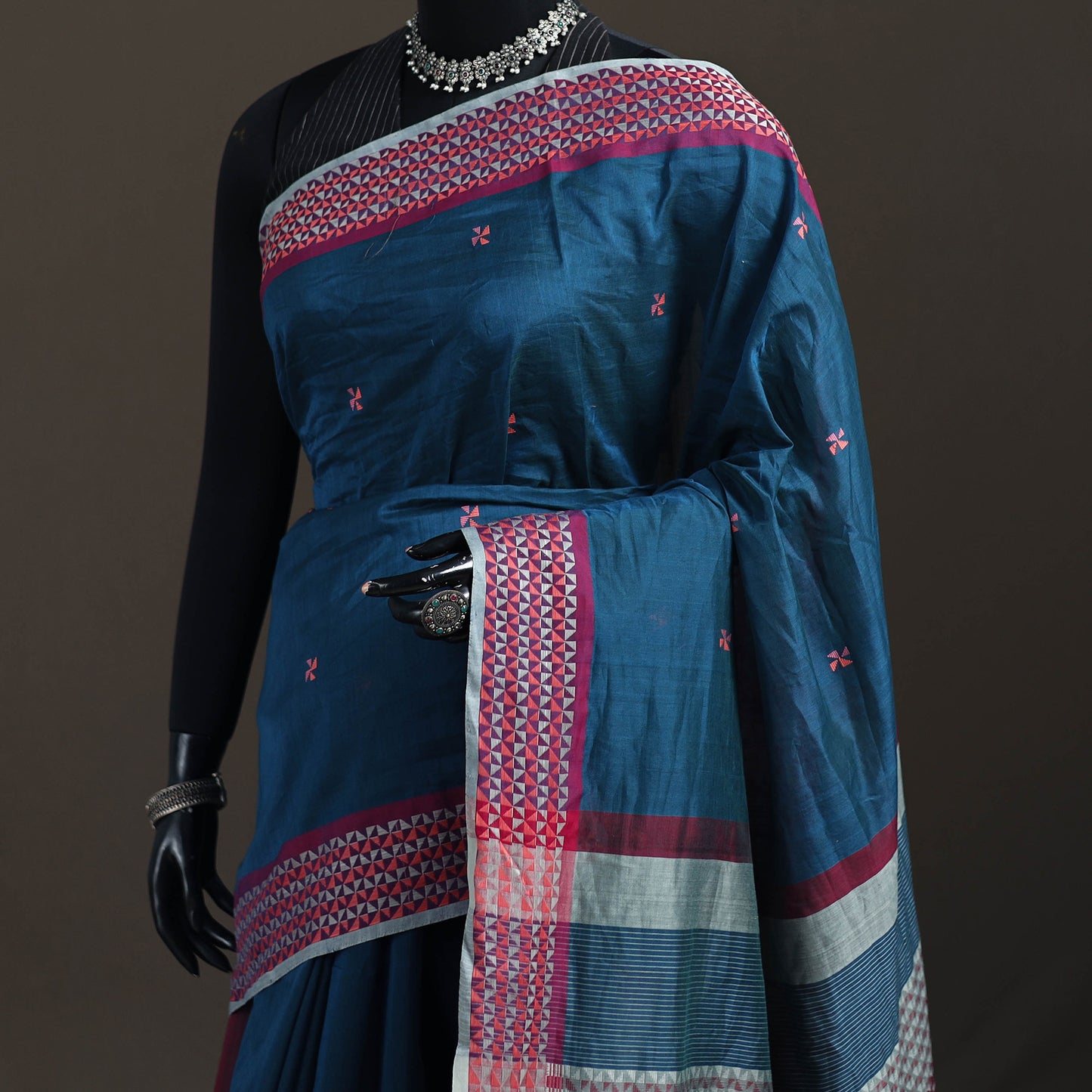 Star Flower Buti Jacquard Pure Handloom Cotton Saree 12