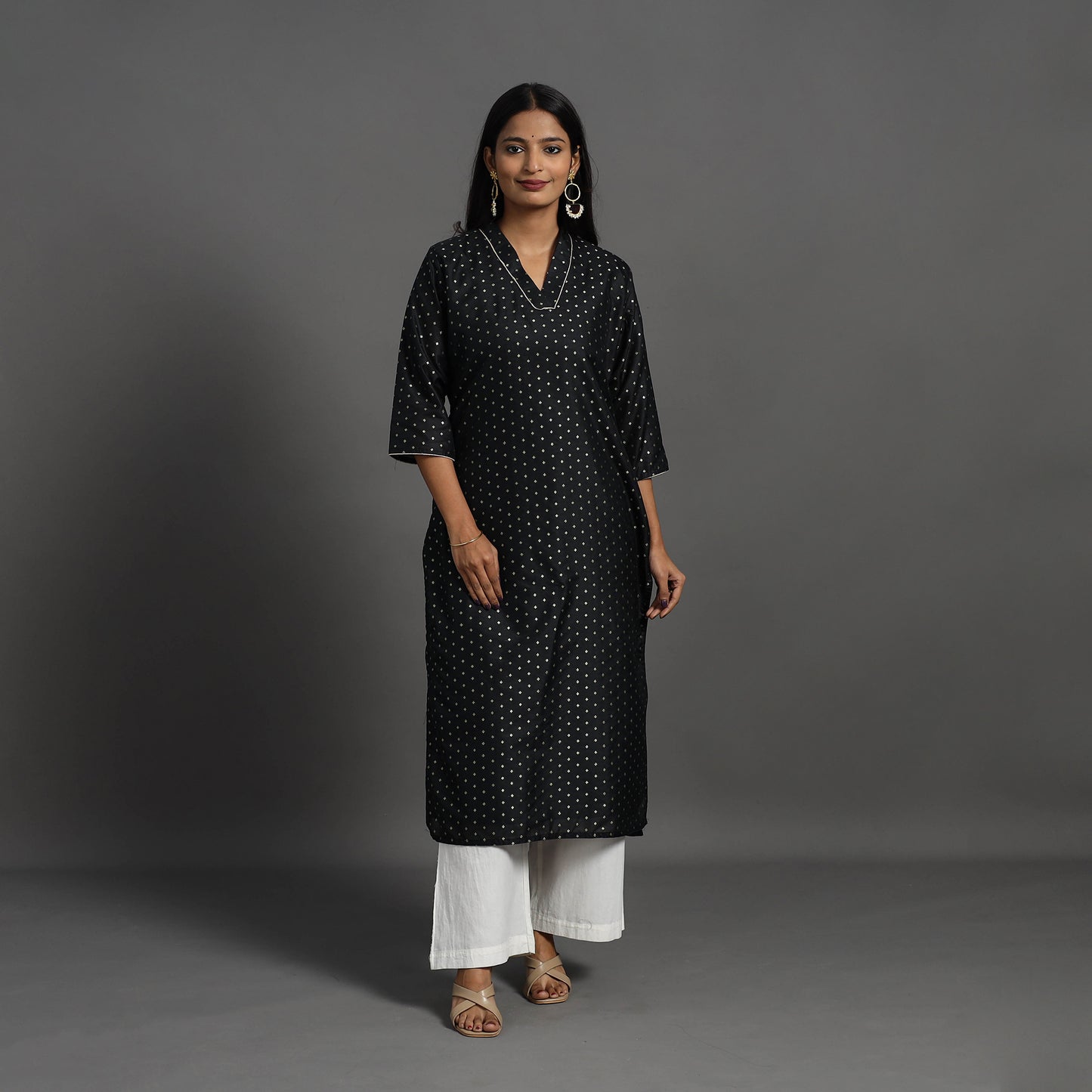 Black - Traditional Cutwork Zari Buti Banarasi Silk Kurta 01