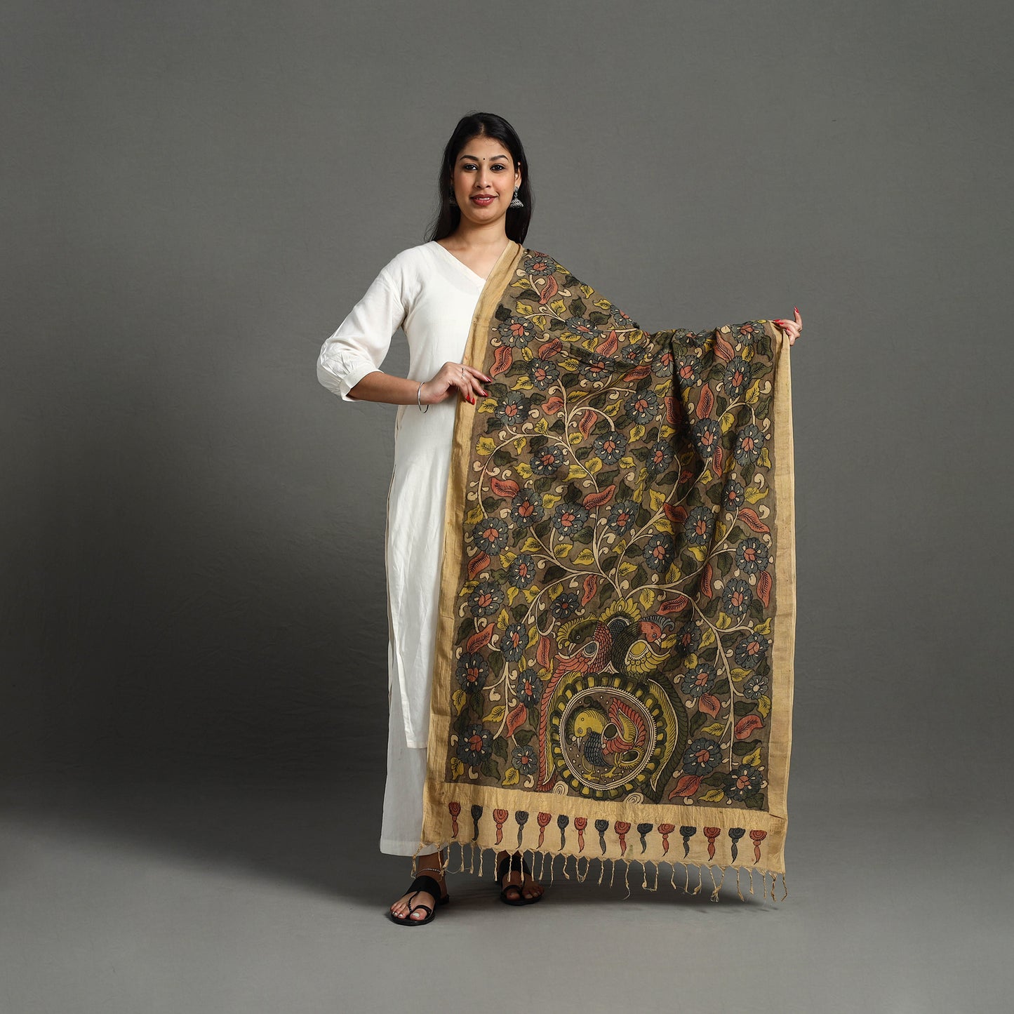 Mangalagiri Cotton Handpainted Pen Work Kalamkari Dupatta 11