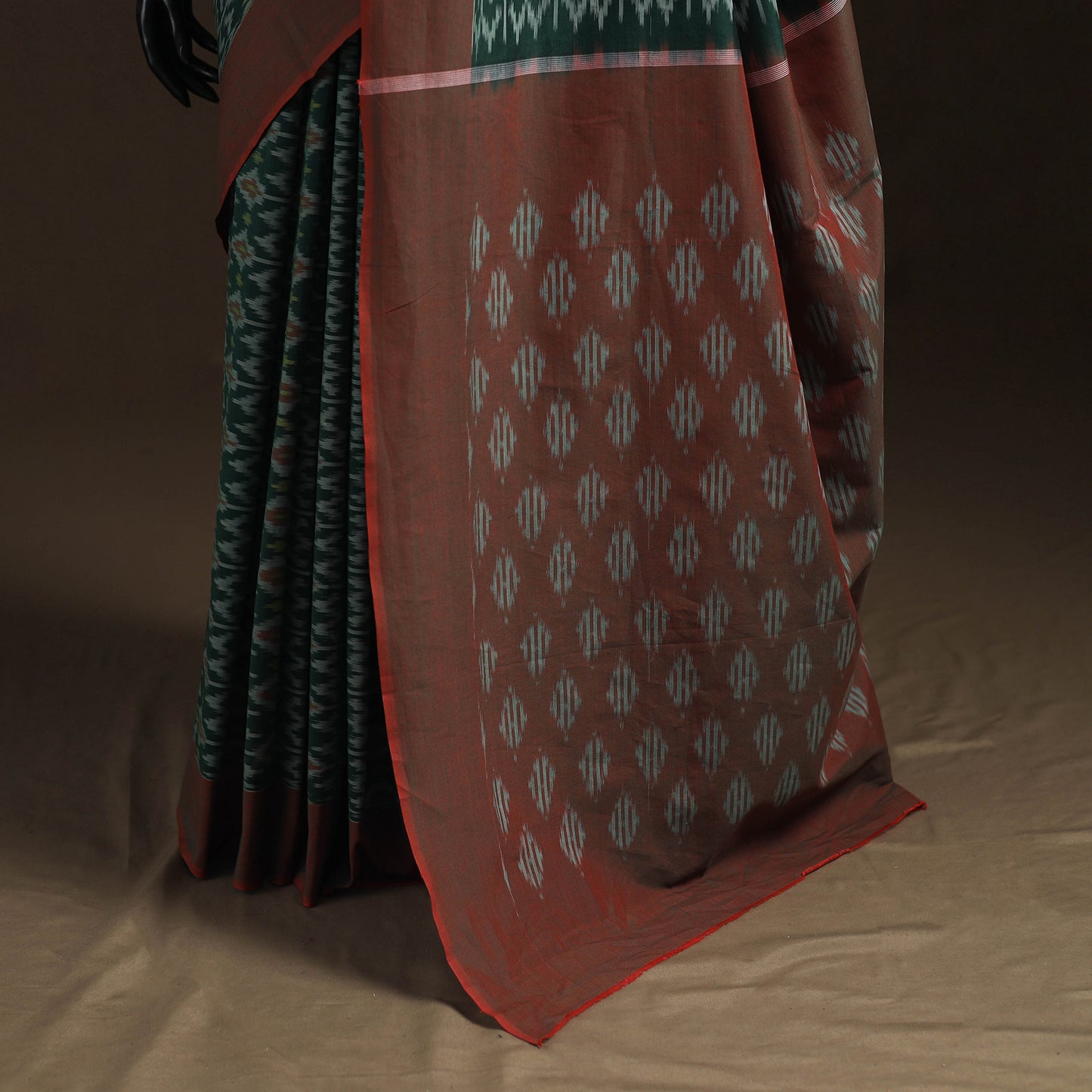 Pochampally Ikat Weave Mercerised Cotton Saree 09
