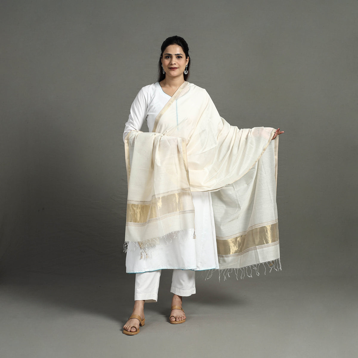 White - Handloom Silk Cotton Zari Work Maheshwari Dupatta 04