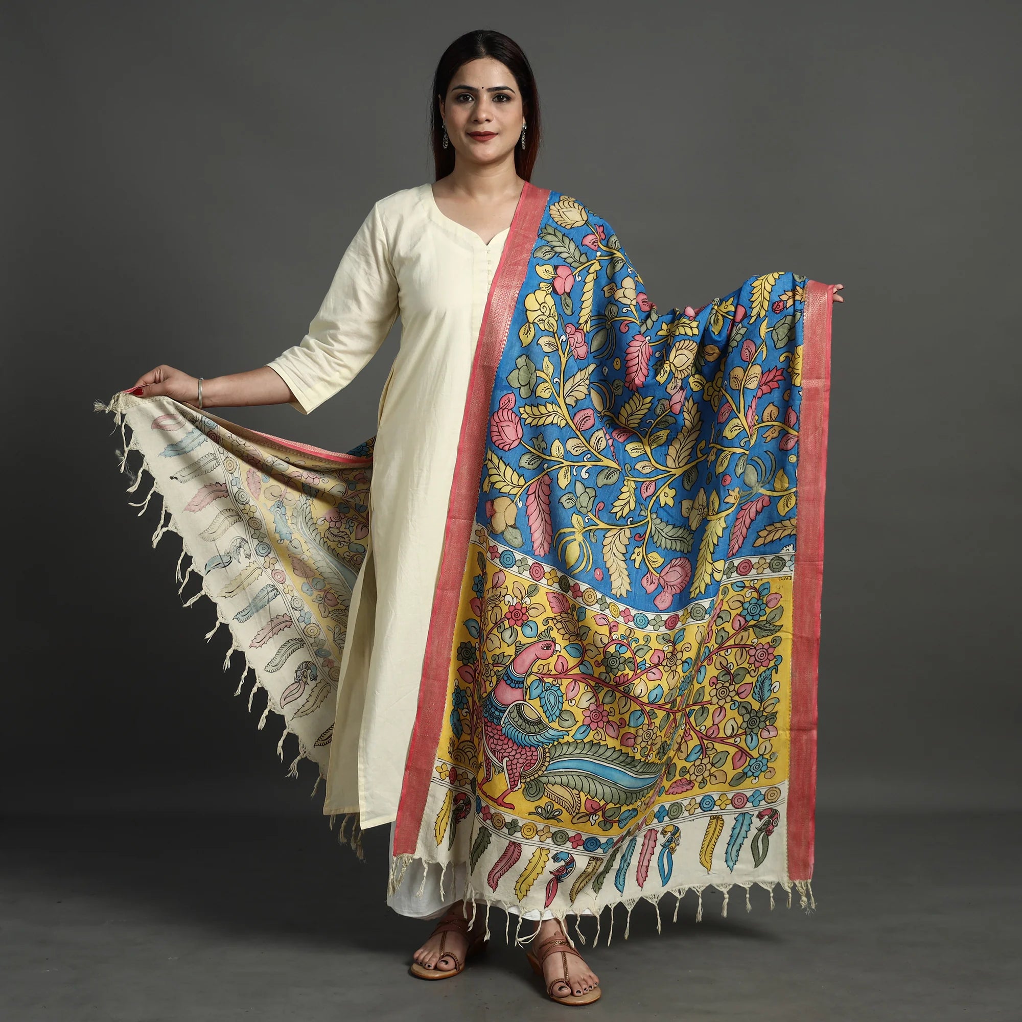 kalamkari with peacock motifs