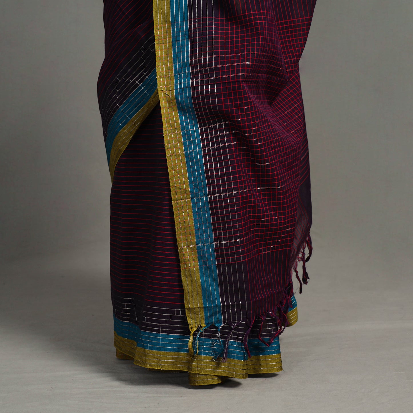 Black - Stepwell Turned Weft Cotton Handloom Saree 15