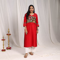 Ayaat Slub Silk Straight Plain Kurta with Patchwork