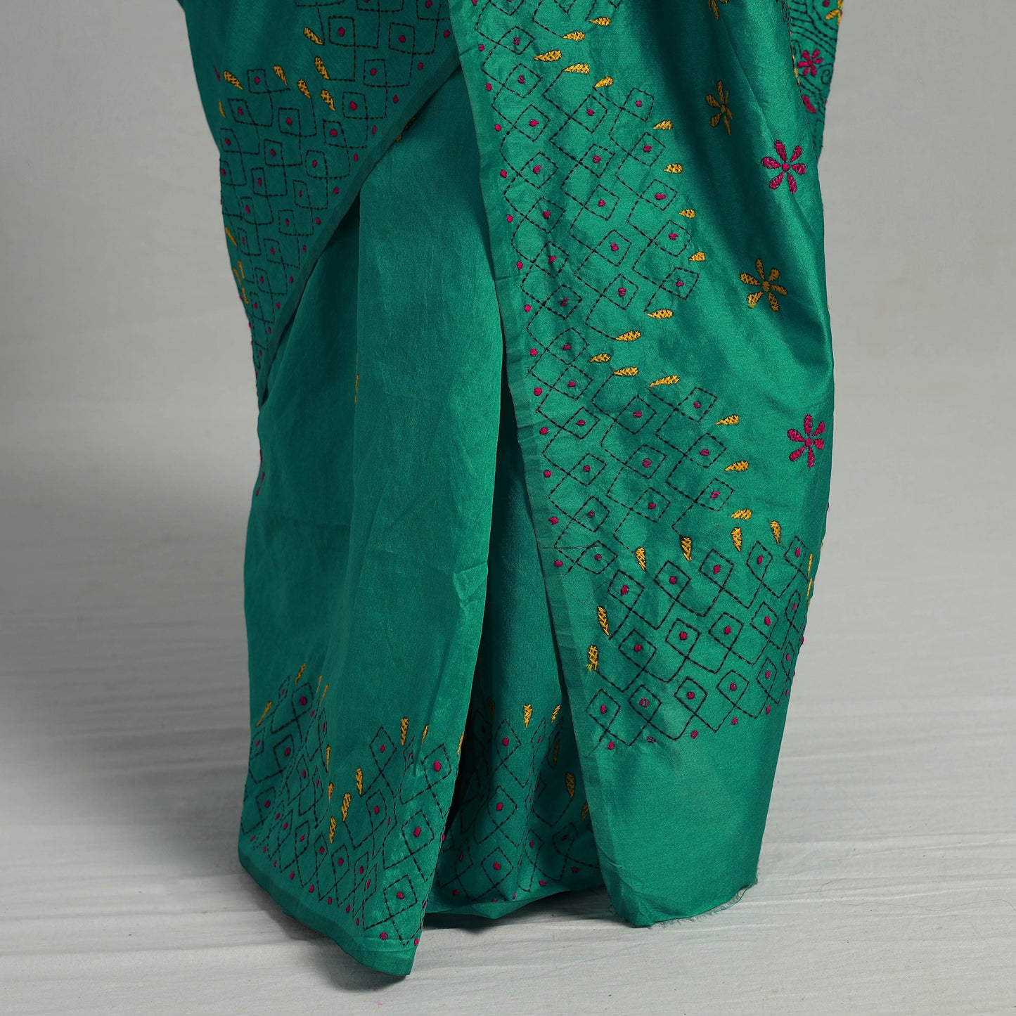 Green - Handcrafted Bengal Nakshi Kantha Work Silk Saree 13