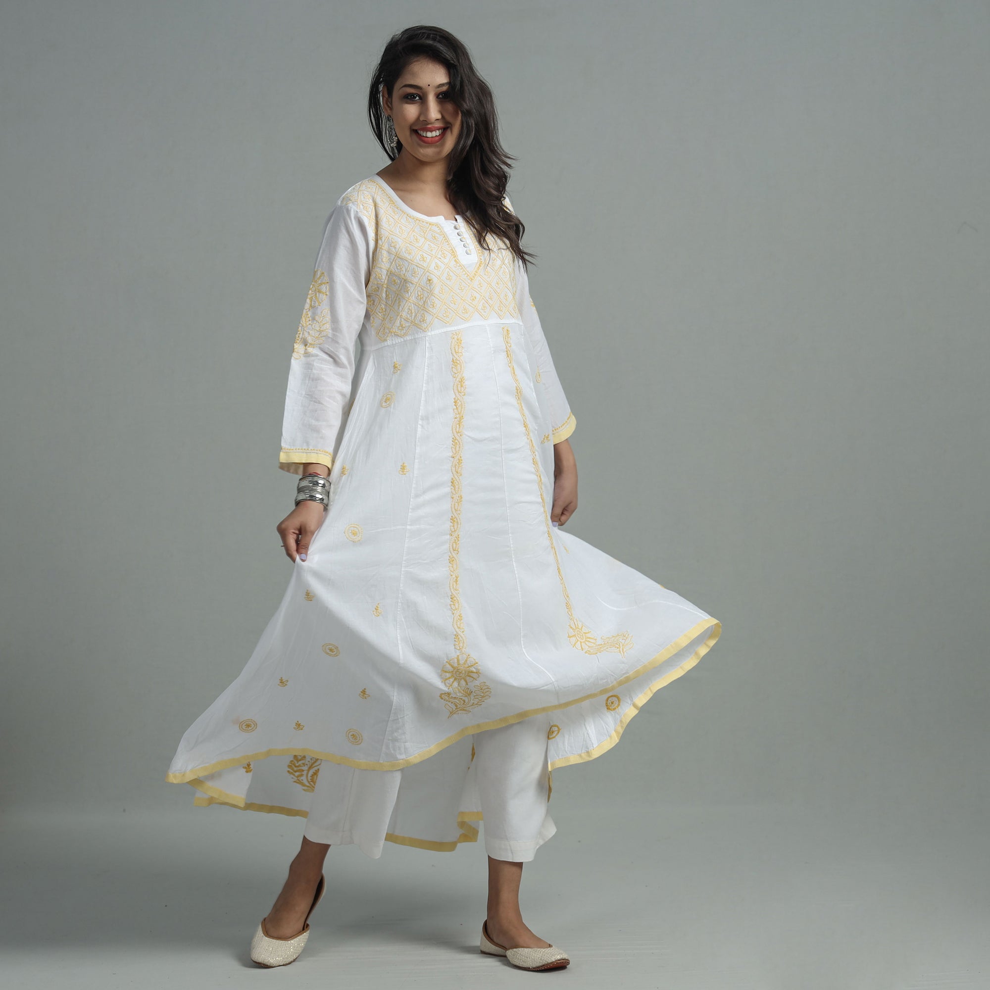 What To Wear With Chikankari Kurti | Style Tips for Transparent Chikankari  Kurti | Simplyshilpi | - YouTube
