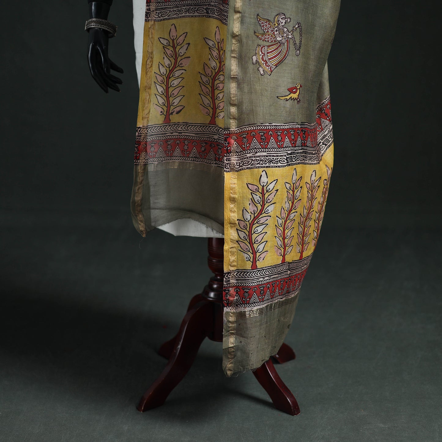 Mata Ni Pachedi Handpainted Natural Dyed Chanderi Silk Handloom Dupatta 27