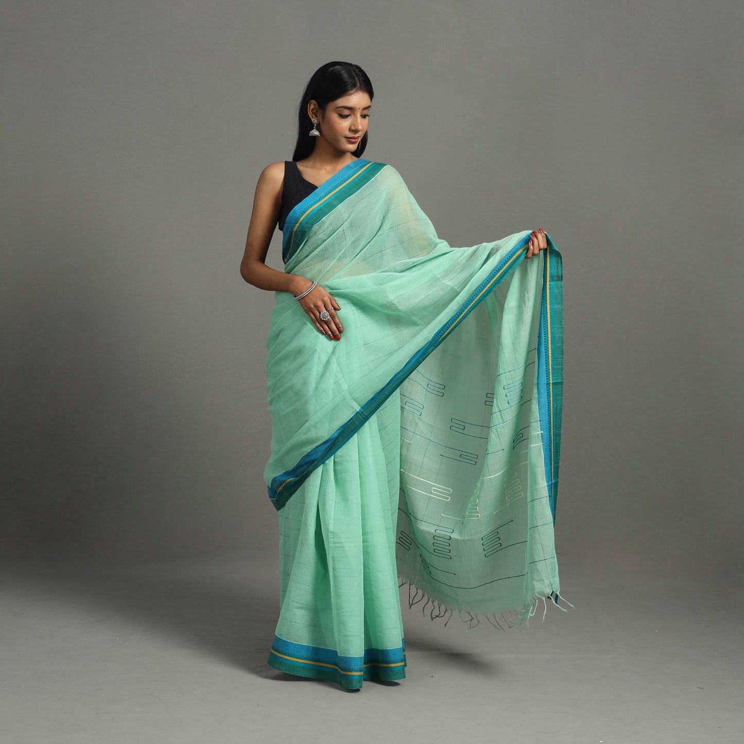 Green - Turned Weft Circuit Cotton Handloom Saree 18