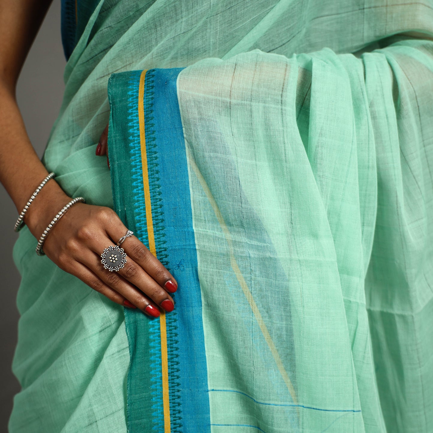 Green - Turned Weft Circuit Cotton Handloom Saree 18