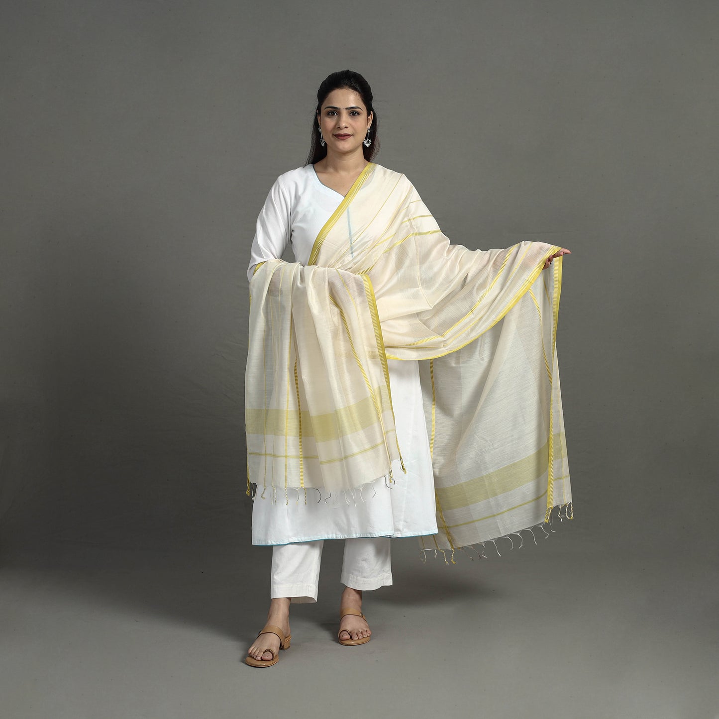 White - Handloom Silk Cotton Maheshwari Dupatta 12