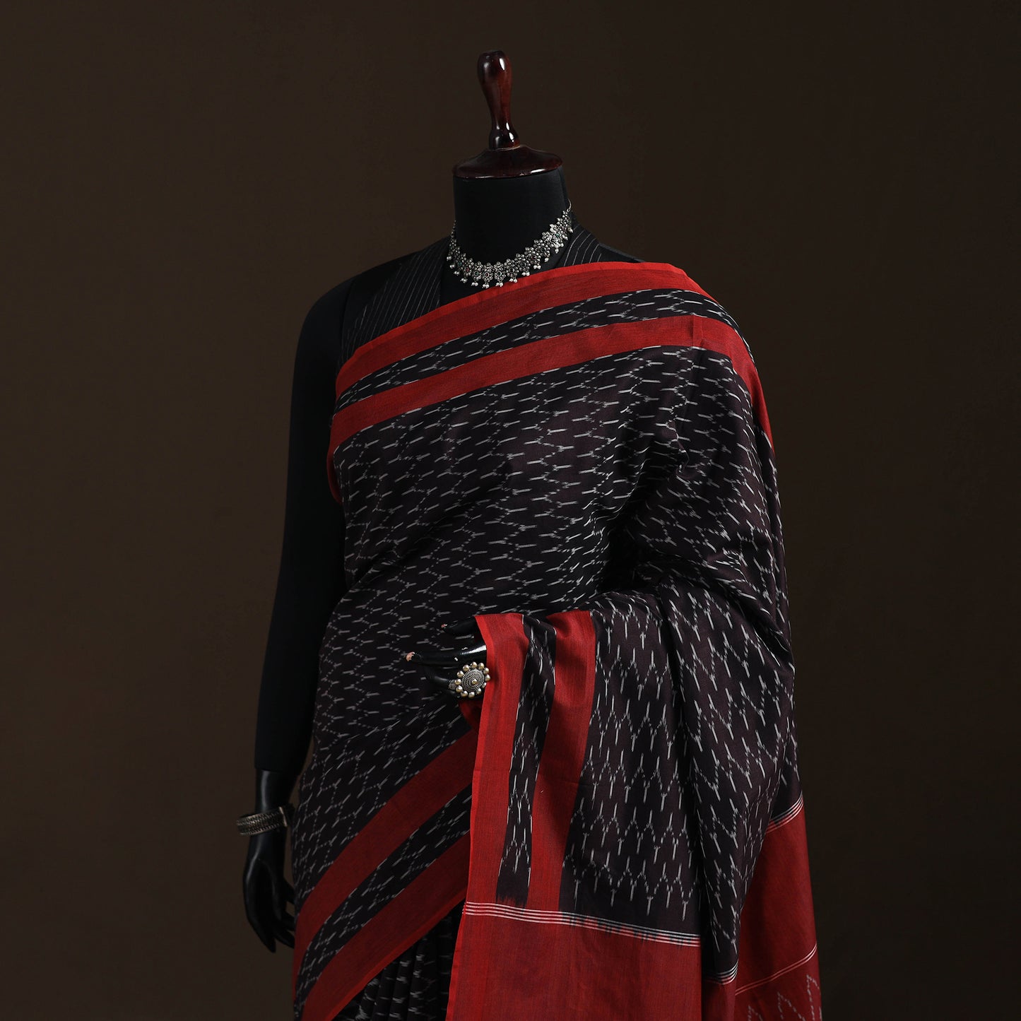 Pochampally Ikat Weave Mercerised Cotton Saree 15