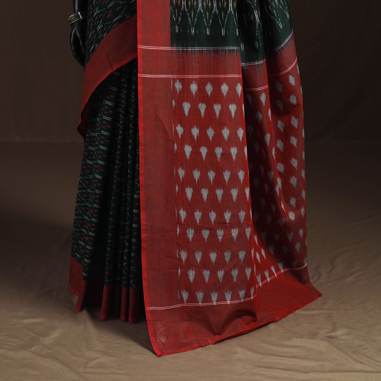 Pochampally Ikat Weave Mercerised Cotton Saree 16