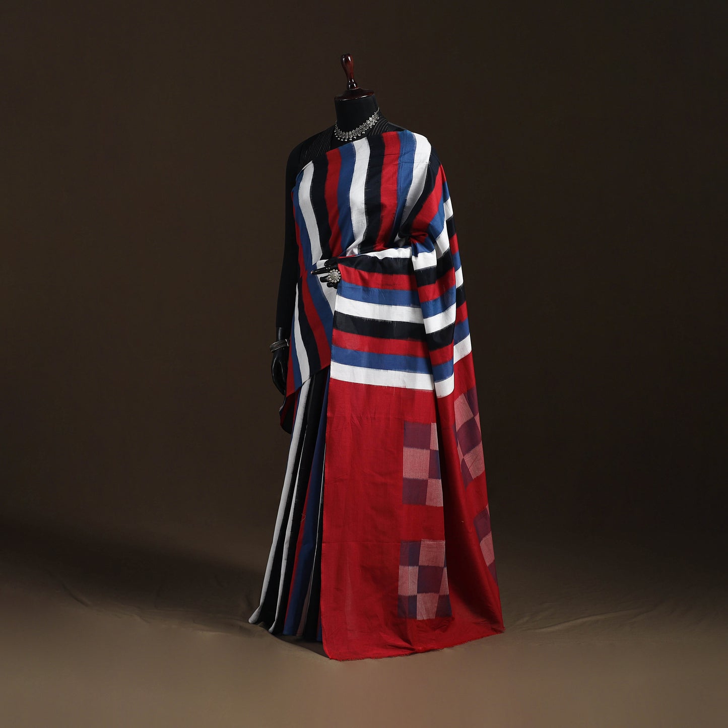 Pochampally Ikat Weave Mercerised Cotton Saree 17
